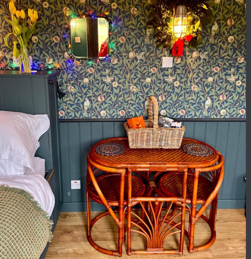 Old King William Shepherd Huts And Private Hot Tubs In North Norfolk Hunworth Luaran gambar
