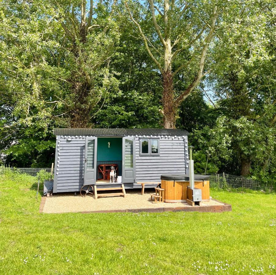 Old King William Shepherd Huts And Private Hot Tubs In North Norfolk Hunworth Luaran gambar